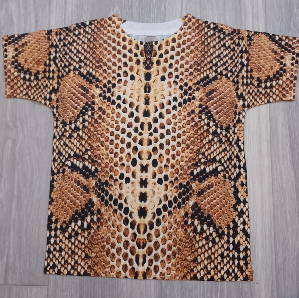 NWOT Snakeprint Top 6